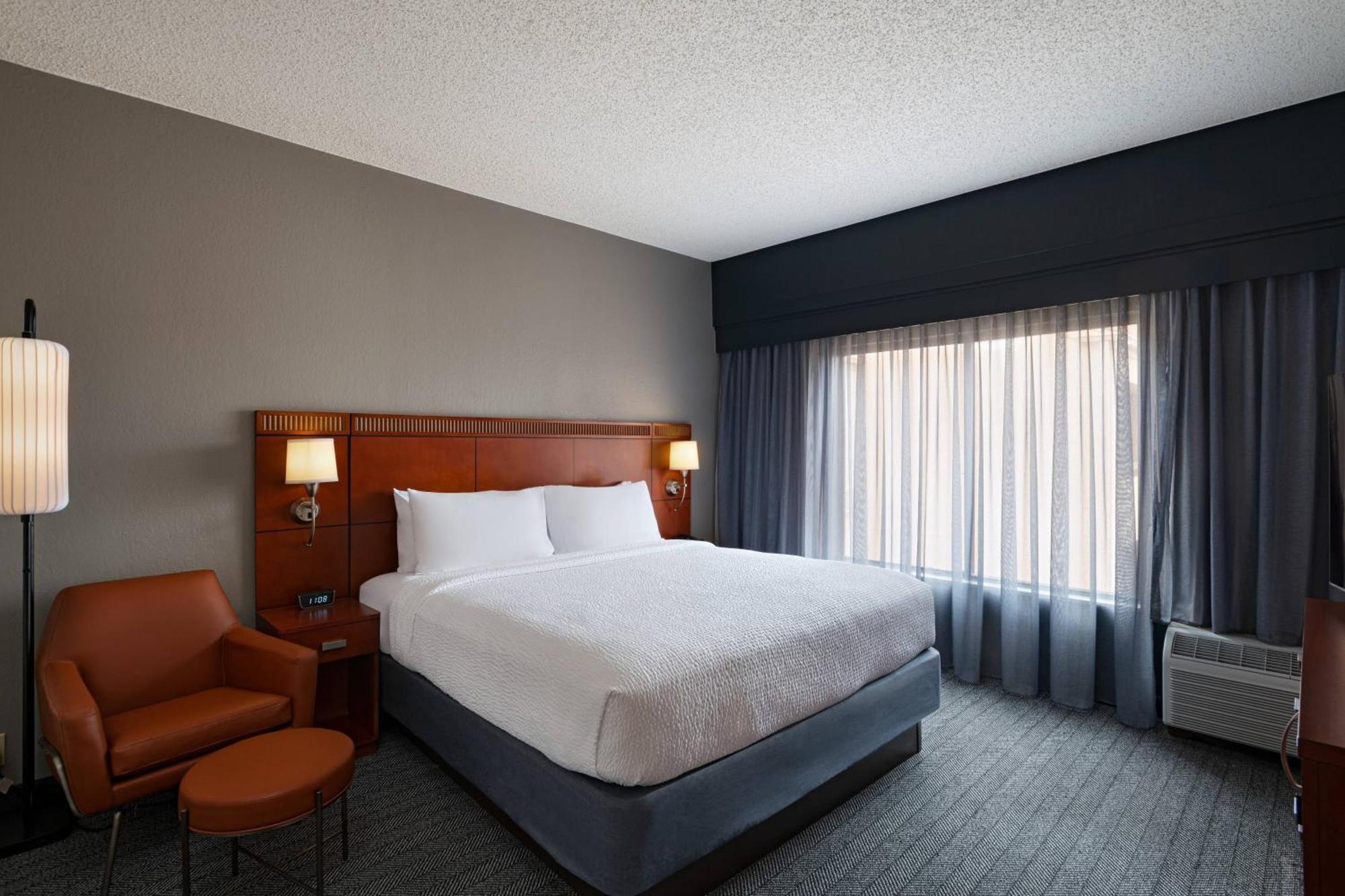 Courtyard By Marriott San Antonio Airport Exterior foto