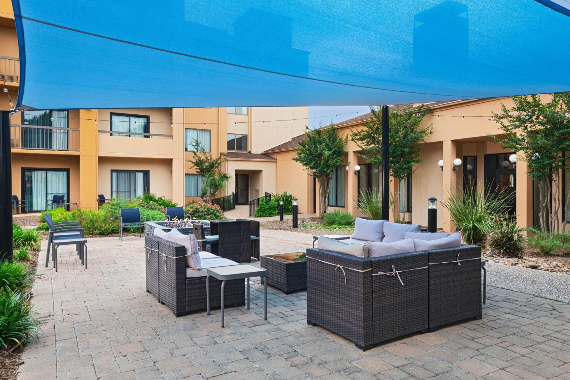 Courtyard By Marriott San Antonio Airport Exterior foto