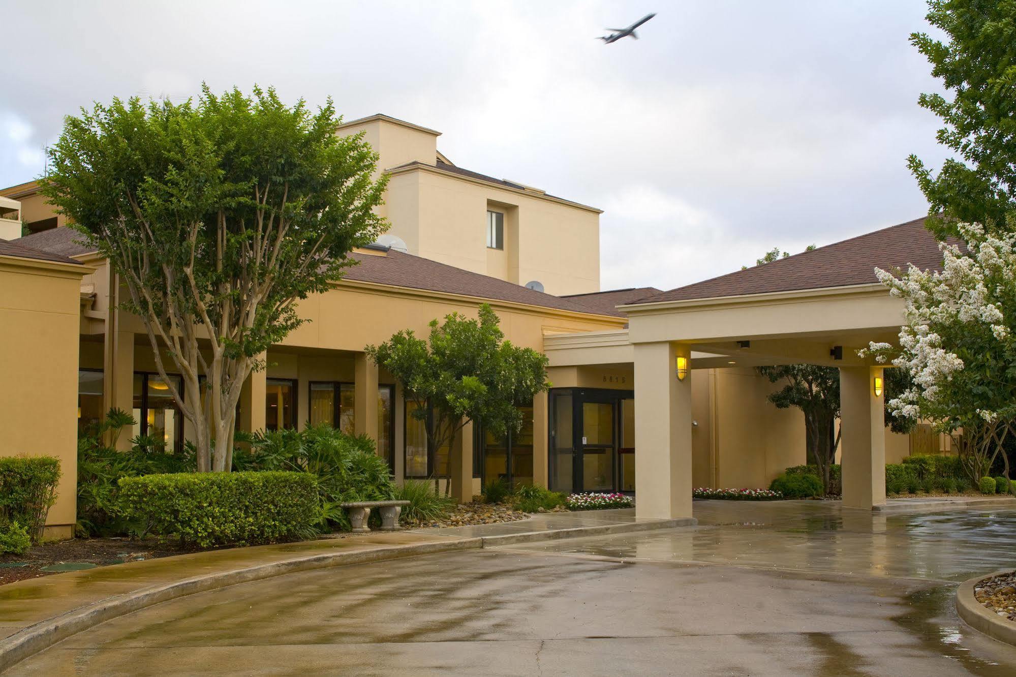 Courtyard By Marriott San Antonio Airport Exterior foto